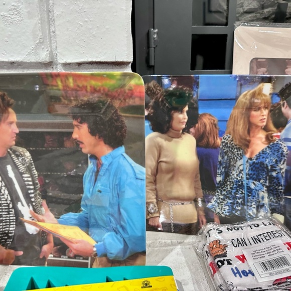 COPY - NEW in packaging Friends TV Show Merchandise Collection for FRIENDS supe… - Picture 3 of 10